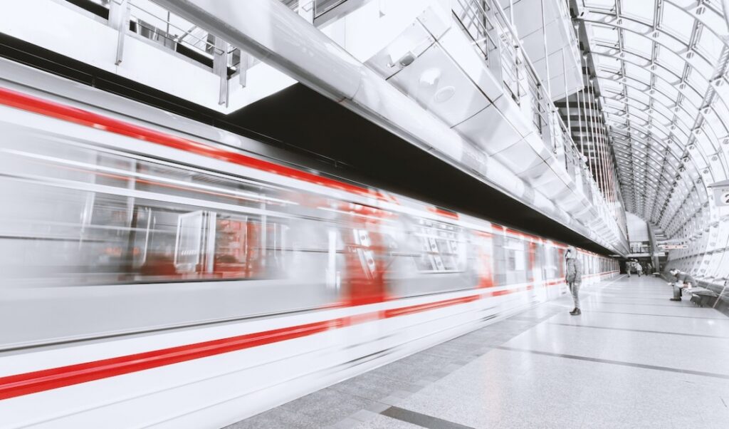 Rozwój infrastruktury metra w Warszawie: Perspektywy rozbudowy do 2050 roku