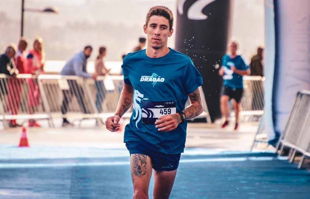 Symboliczne uczczenie Święta Niepodległości na 33. Biegu Niepodległości w Warszawie