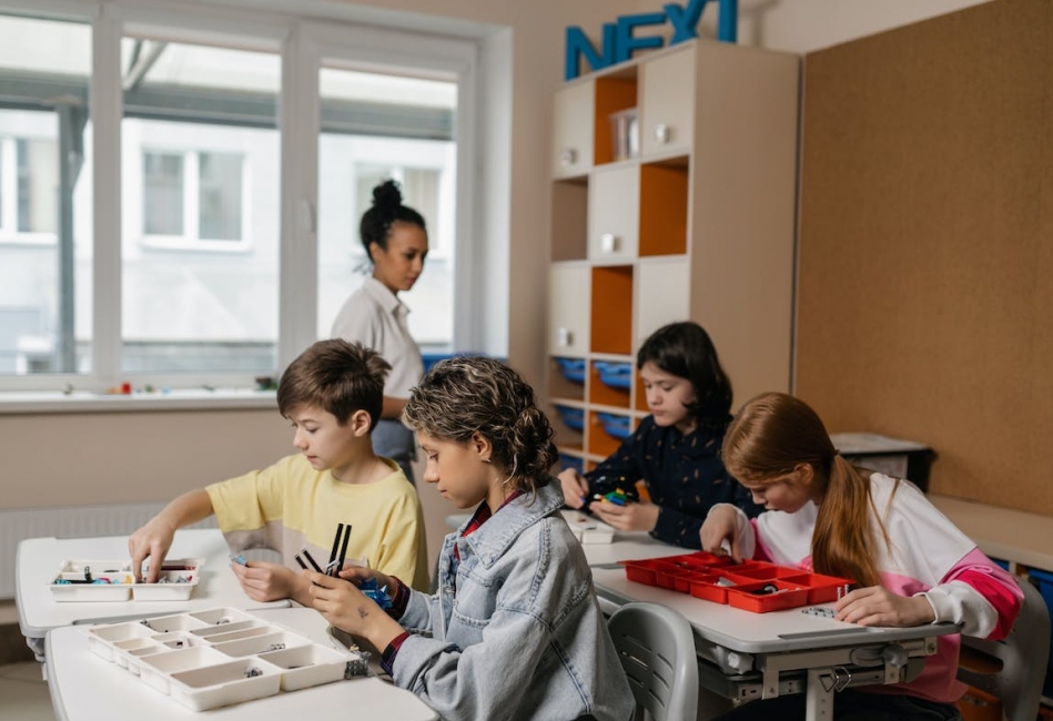 Photon – edukacyjny robot stymulujący proces nauczania kodowania i programowania