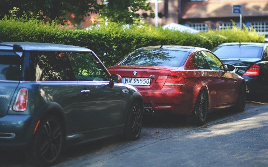 Brak miejsc parkingowych w Ursusie: Radna apeluje o zmianę przeznaczenia postoju taksówek