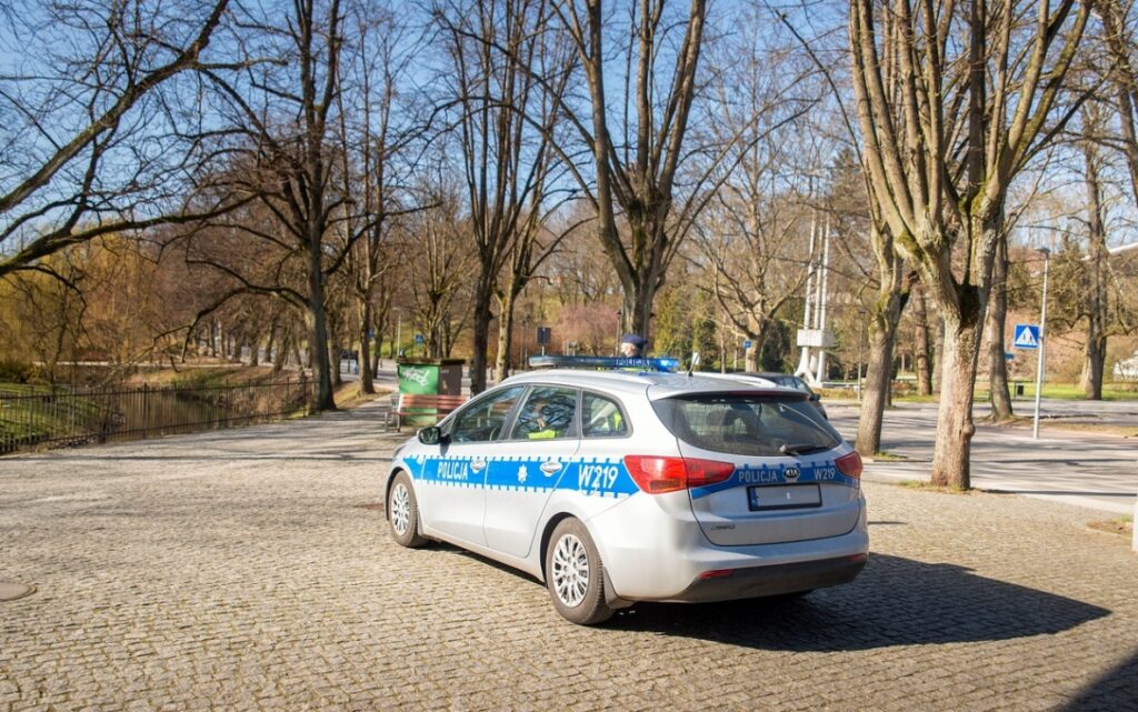 Policja stolicy zyskała sprzęt wart milion złotych dzięki porozumieniu z Samorządem Województwa Mazowieckiego