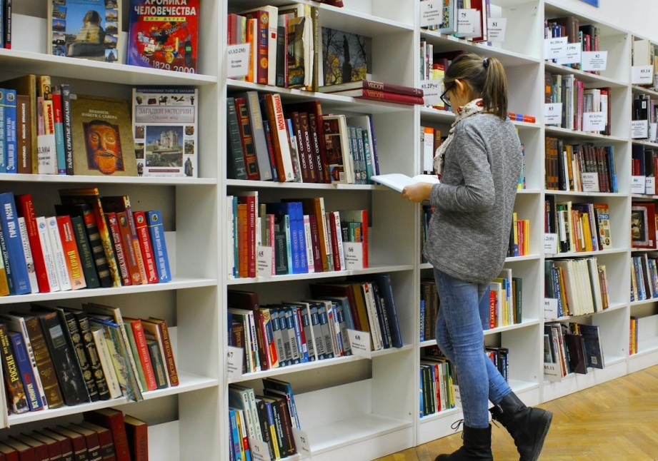 Nowoczesna szkoła podstawowa z biblioteką na przecięciu ulic Silnikowej i T. Hennela: Otwarcie planowane na jesień 2025