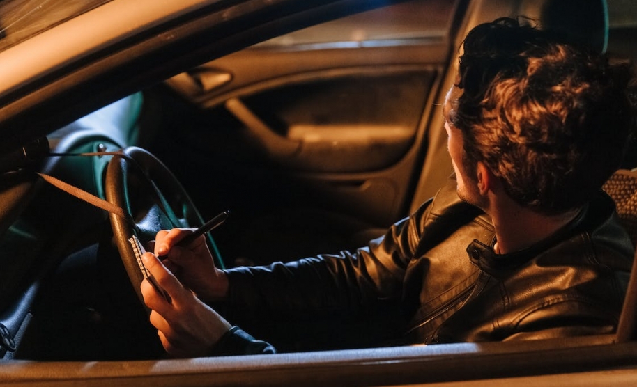 Kontrola drogowa odkryła pół kilograma narkotyków, dwoje młodych ludzi aresztowano