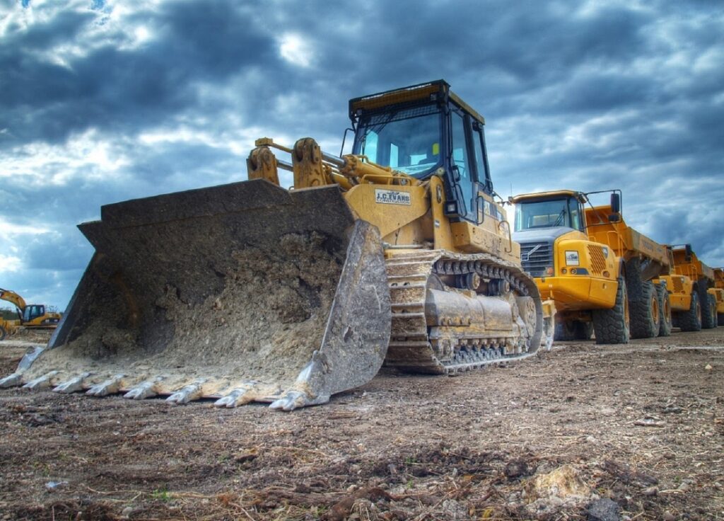 Mieszkańcy Ursusa niepokojeni domniemanymi nielegalnymi pracami rozbiórkowymi na terenie dawnej fabryki Ursus