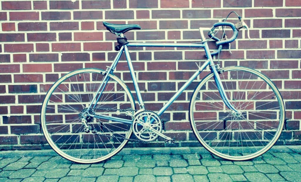 Rozbudowa infrastruktury rowerowej w Warszawie: nowe trasy i inwestycje w centrum miasta