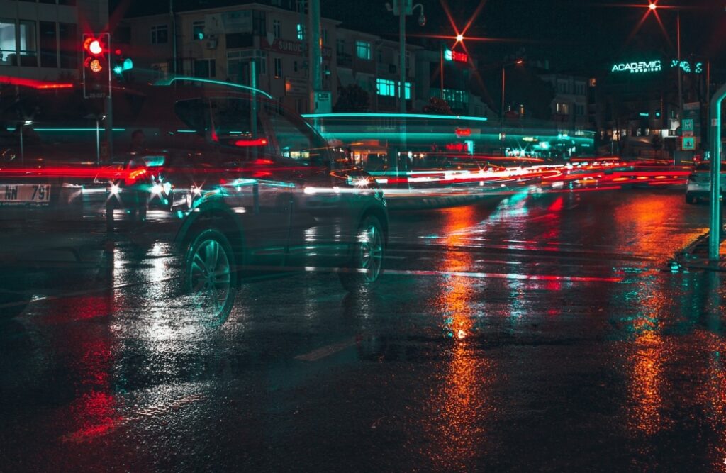 Zakończenie prac remontowych przy skrzyżowaniu ulic w dzielnicy Ursus pozwoliło na przywrócenie ruchu drogowego