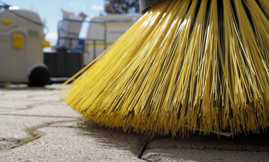 Bez przerwy na odpoczynek: Jak miejskie służby Warszawy dbają o miasto podczas Majówki