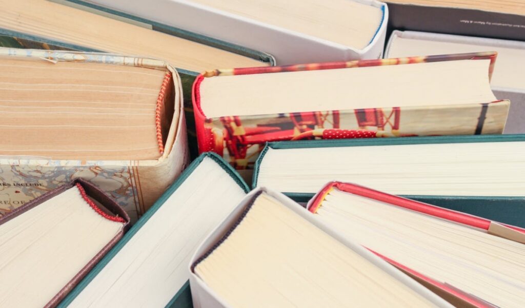 Uroczyste wręczenie nagród w VIII Dzielnicowym Konkursie Czytelniczym pod patronatem Szkoły Podstawowej nr 2 im. Jana Pawła II