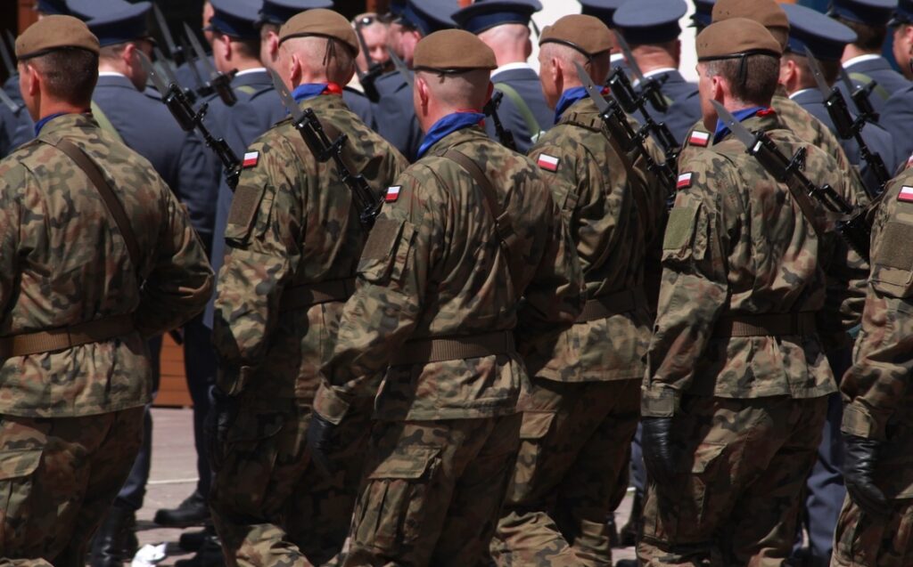 Projekt "Wakacje z wojskiem" dla osób w wieku 18-35 lat: alternatywa dla pracy sezonowej