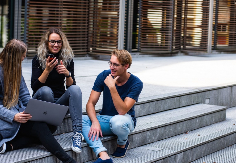 Uwaga, uczniowie i studenci! Startuje nabór na stypendia edukacyjne m.st. Warszawy na rok szkolny 2024/2025