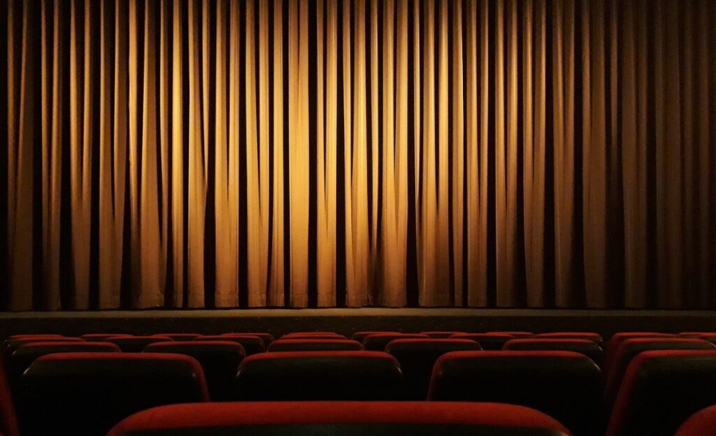 Letnia seria teatralnych bajek dla dzieci wypełni każdą niedzielną wakacyjną porę