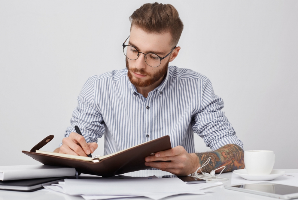 Publiczny przetarg na zakup części gruntowej nieruchomości położonej w Ursusie, przy ul. Królowej Bony 25 i 27