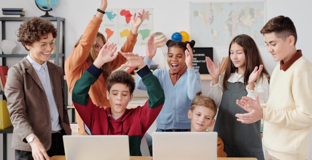 Pełna modernizacja sal informatycznych w wybranych szkołach podstawowych podczas wakacji tego roku