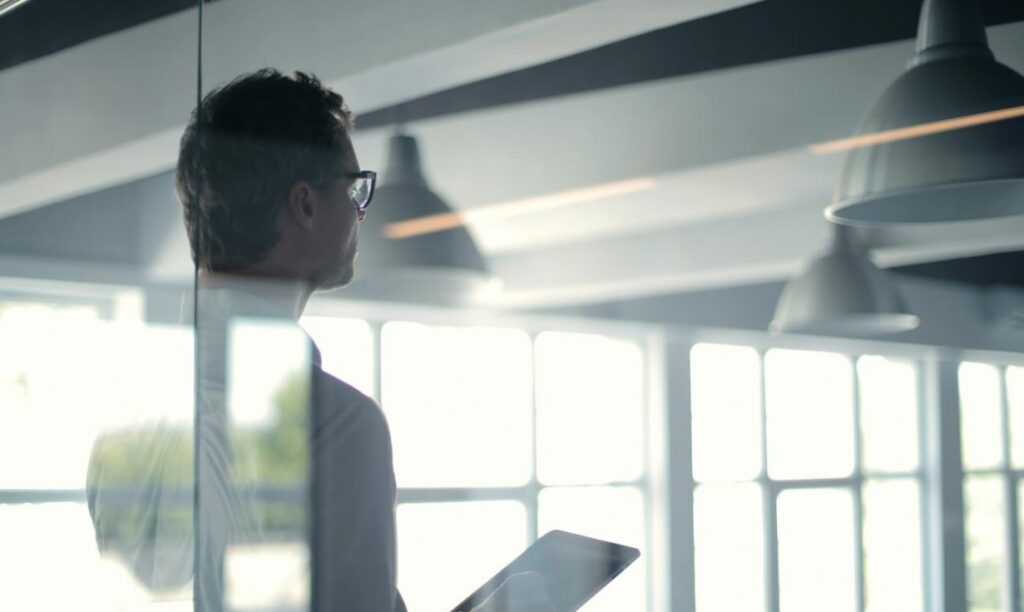 Przenoszenie drzew i krzewów na inną lokalizację w związku z budową nowego domu kultury