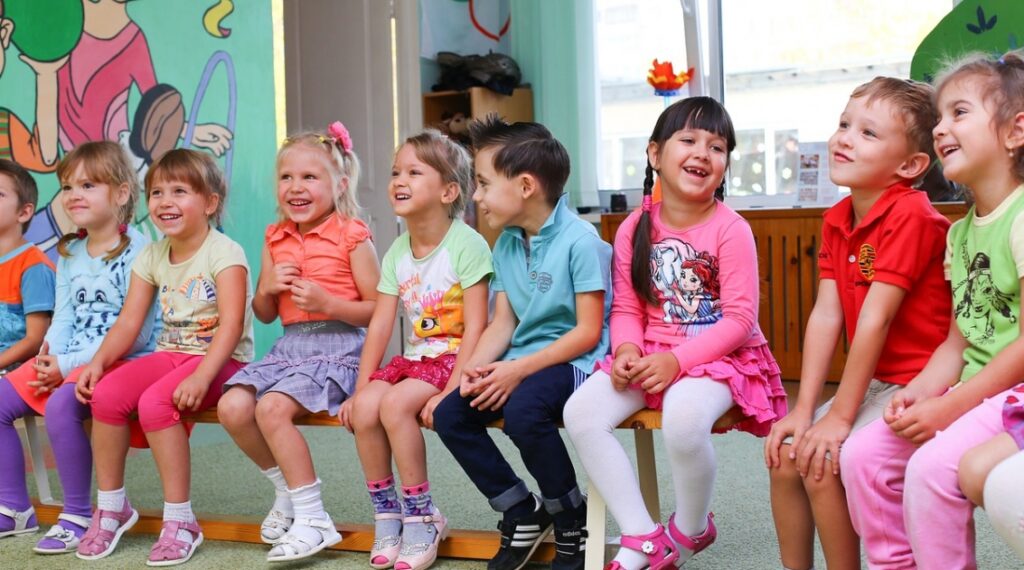 Ósma edycja pokazu mody dla najmłodszych "Jesienne inspiracje na wybiegu" w przedszkolu „Misiowa Gromadka”