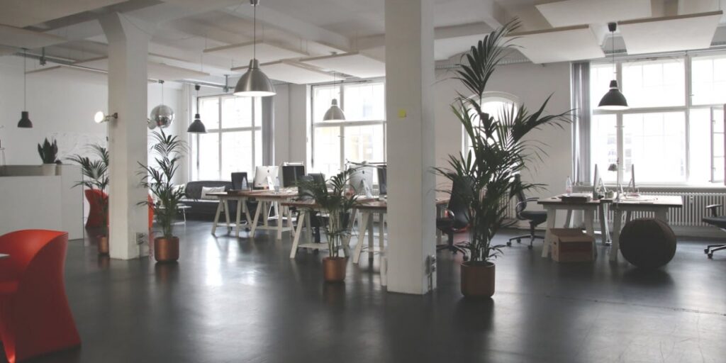 Świętowanie Dnia Pracownika Socjalnego w Ośrodku Pomocy Społecznej Dzielnicy Ursus z udziałem Burmistrza i Zarządu Dzielnicy