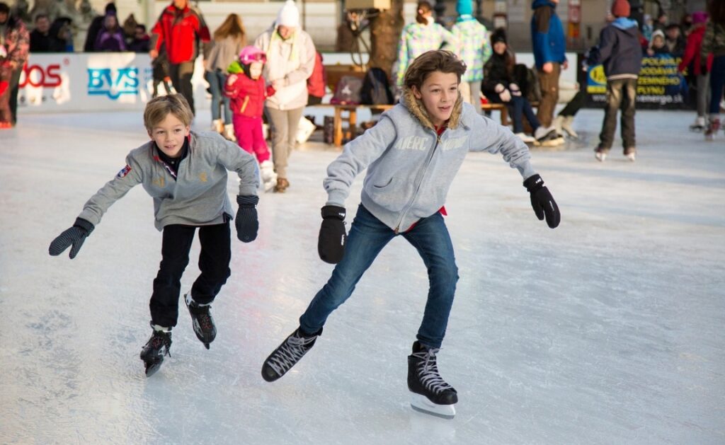Planowane rozpoczęcie sezonu zimowego na lodowisku przy Szkole Podstawowej nr 11 w Ursusie już 21 grudnia!