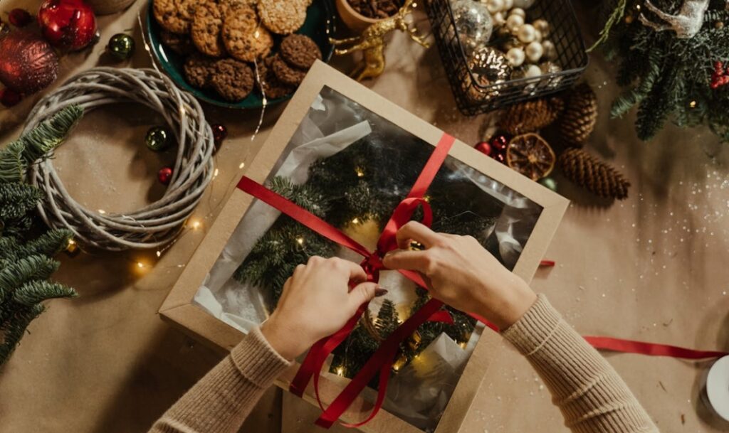 Świąteczne kiermasze w szkołach Warszawy przyciągają tłumy mieszkańców