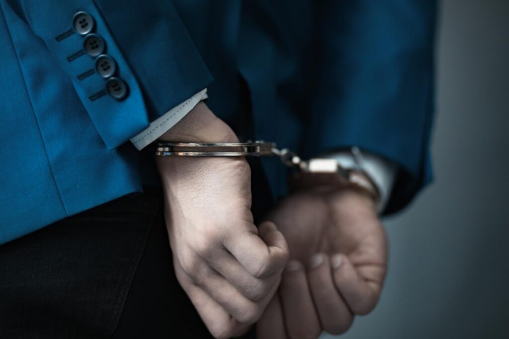 Policja z Warszawy Włochy aresztuje 38-letniego obywatela Gruzji za łamanie zakazu sądowego prowadzenia pojazdów