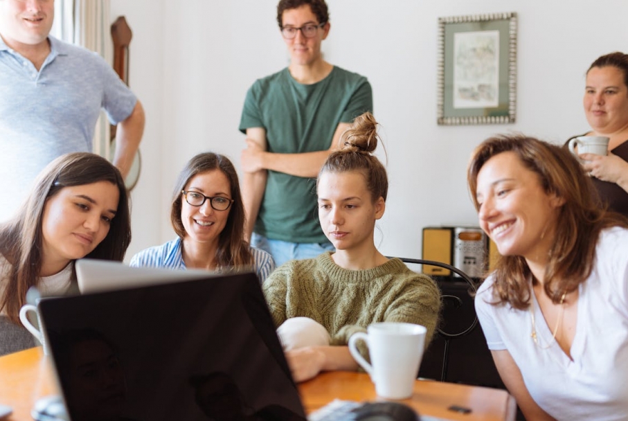Spotkanie promujące zawód policjanta przeprowadzone w Liceum Ogólnokształcącym nr 69