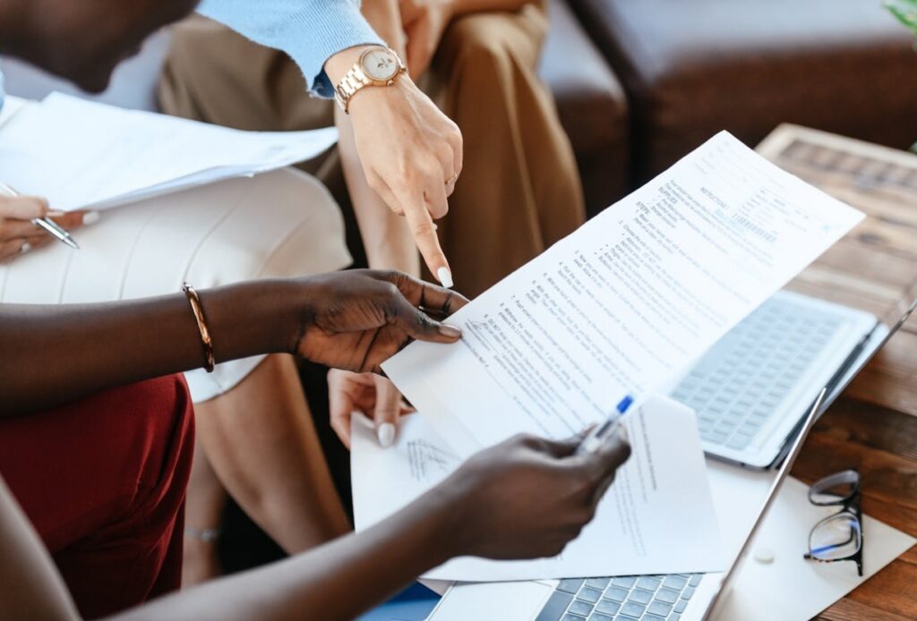 Podpisano umowę na rozbudowę skrzyżowania ulic Tomcia Palucha i Kolorowej w celu poprawy bezpieczeństwa