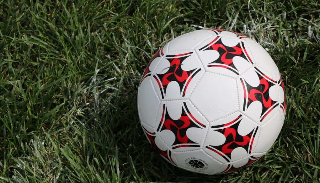 Policjanci z warszawskiej komendy w rozgrywkach piłkarskiej ligi Ursus